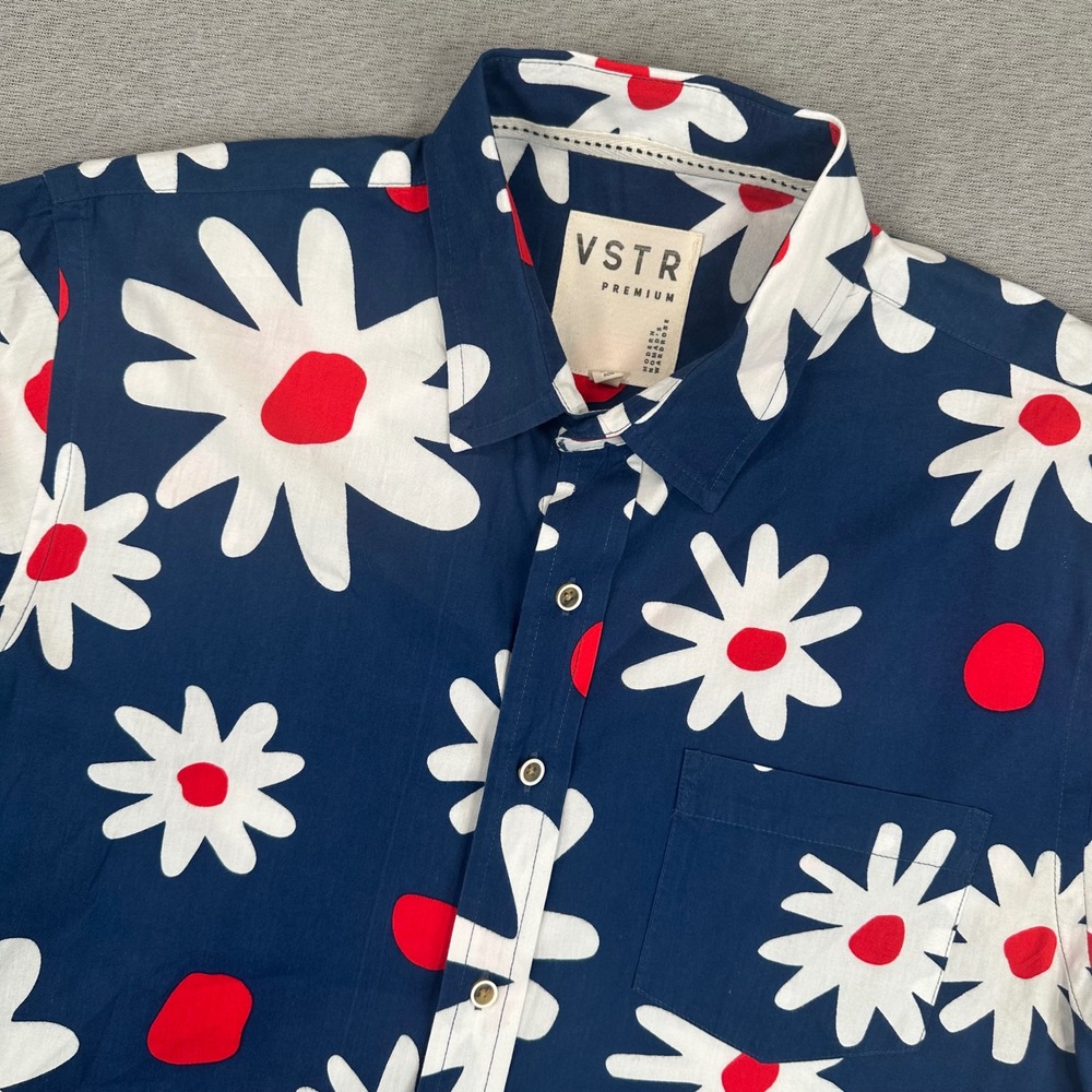 VSTR Shirt Mens Large Navy Red Daisy Floral AOP Short Sleeve Button Down Preppy